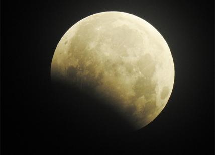 Sulla superficie della Luna c'è del ghiaccio