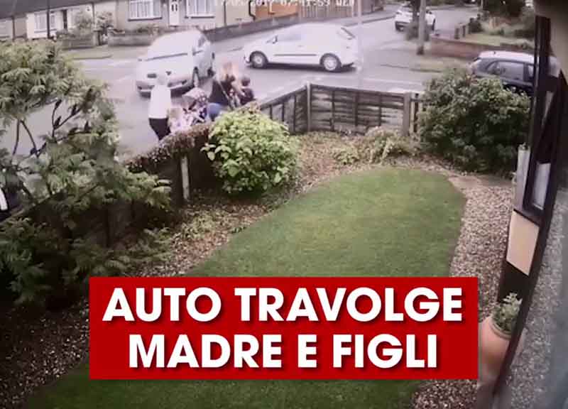 Auto fuori controllo travolge madre e figlia: salve per miracolo!
