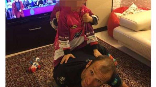 Michele Scarponi, l'ultimo tweet con i figli Michele Scarponi, l'ultimo tweet con i figli