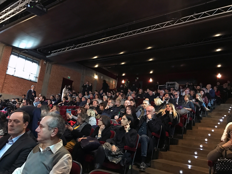 La sala piena del Teatro Franco Parenti al Convegno Industria 4.0 organizzato da Obiettivo Italia La sala piena del Teatro Franco Parenti al Convegno Industria 4.0 organizzato da Obiettivo Italia
