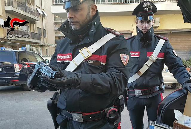 Ostia, il blitz continua: elicotteri, militari e polizia. È stretta sui clan