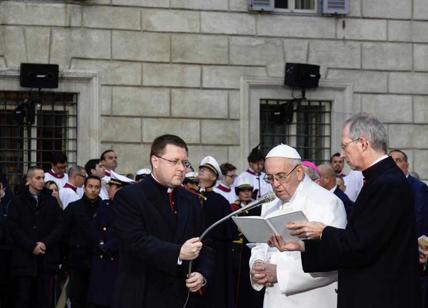 Papa Francesco per l'Immacolata a piazza di Spagna prega per i mali di Roma