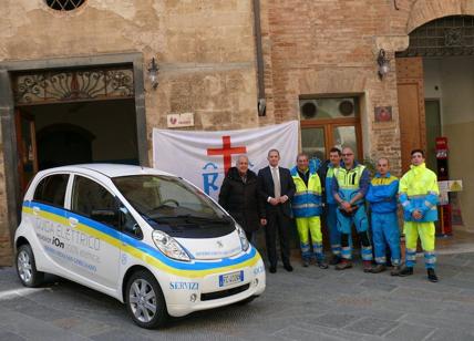 La Misericordia di San Gimignano viaggio in Peugeot iOn