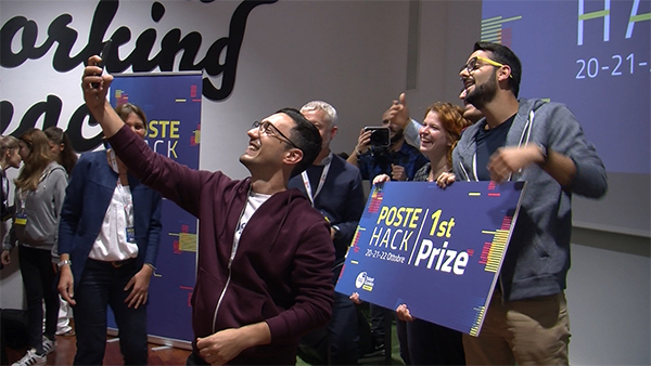 PosteHack al Talent Garden Poste Italiane di Roma: ecco le proposte innovative per buoni e libretti postali. La “Evo App” si è aggiudicata la quinta edizione. PosteHack al Talent Garden Poste Italiane di Roma: ecco le proposte innovative per buoni e libretti postali. La “Evo App” si è aggiudicata la quinta edizione.