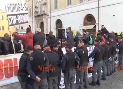 protesta tassisti polizia