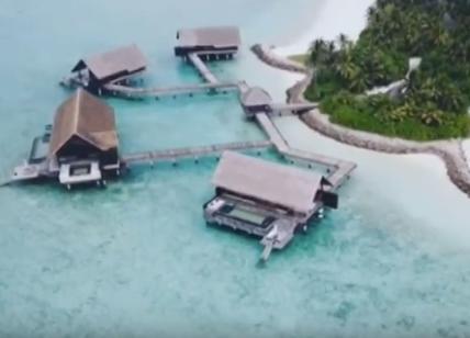 Maldive, il resort di Mauro Icardi e Wanda Nara. Vip in bikini d'inverno: FOTO