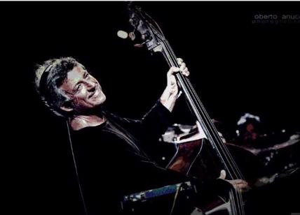 Morto Zurzolo, storico contrabassista di Pino Daniele