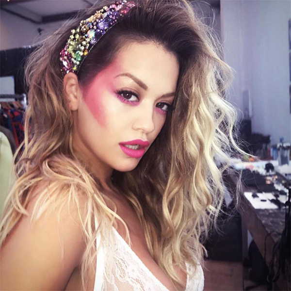 Le dieci foto più sexy del giorno: Rita Ora