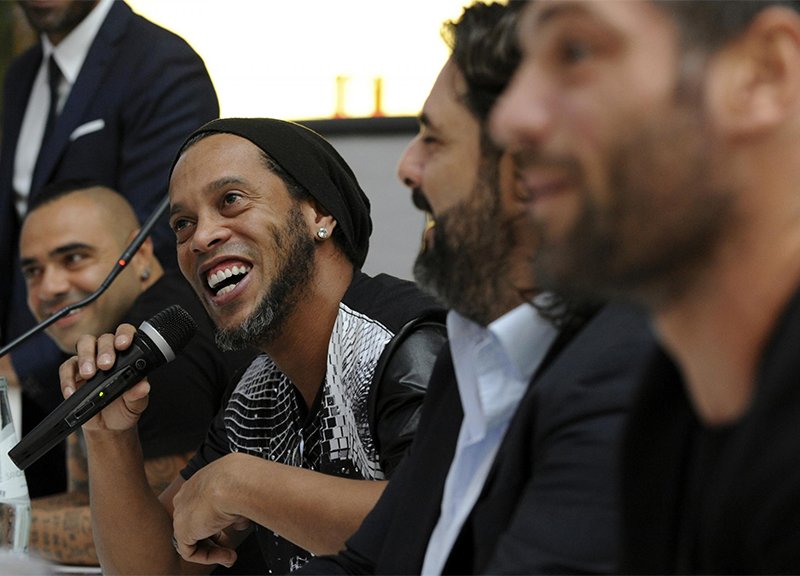 Ronaldinho, Clemente Russo e Fabrizio Miccoli alla presentazione.