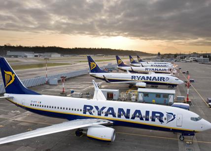 Ryanair: passeggero salta sulla pista dell'aeroporto dall'uscita di emergenza