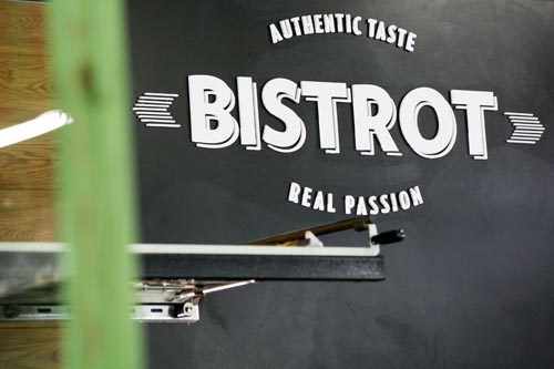 Il Bistrot di Autogrill a Identità Golose: un Open Lab sulle nuove tendenze alimentari, con un occhio di riguardo per il cibo vegano e vegetariano.