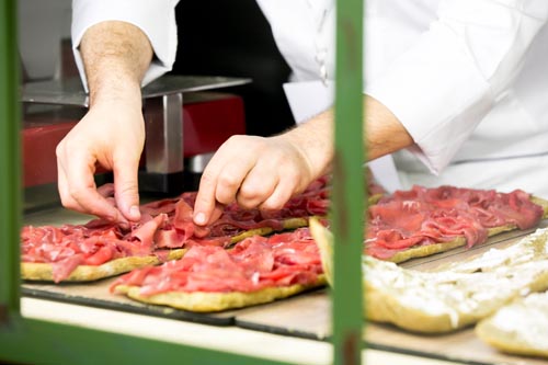 Il Bistrot di Autogrill a Identità Golose: un Open Lab sulle nuove tendenze alimentari, con un occhio di riguardo per il cibo vegano e vegetariano.