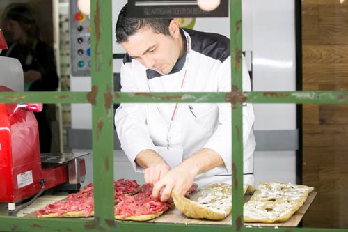 Il Bistrot di Autogrill a Identità Golose: un Open Lab sulle nuove tendenze alimentari, con un occhio di riguardo per il cibo vegano e vegetariano.