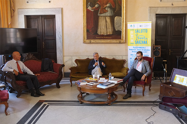 Un momento della lezione del prof. Corrado Clini (Da sinistra il prof. Duce, Corrado Clini e il giornalista Francesco Cancellato Un momento della lezione del prof. Corrado Clini (Da sinistra il prof. Duce, Corrado Clini e il giornalista Francesco Cancellato