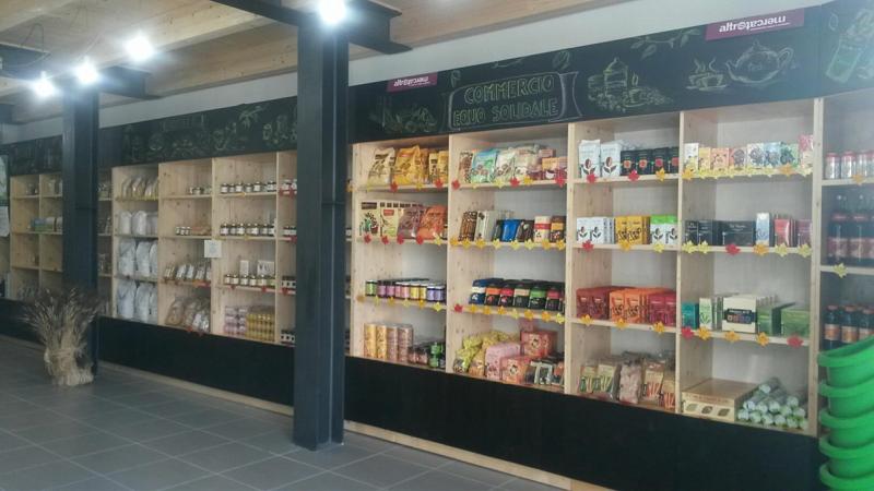 Un interno di ScamBioLoGiCo, prima Green Station d’Italia di Legambiente, alla stazione di Potenza Superiore. Un interno di ScamBioLoGiCo, prima Green Station d’Italia di Legambiente, alla stazione di Potenza Superiore.
