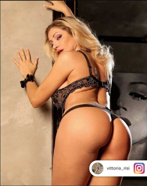 weinstein asia argento vittoria risi pornostar nuda molestie vittorio sgarbi