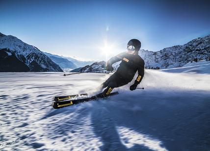Pirelli Design presenta il primo Sport Carve Ski con la gomma. FOTO
