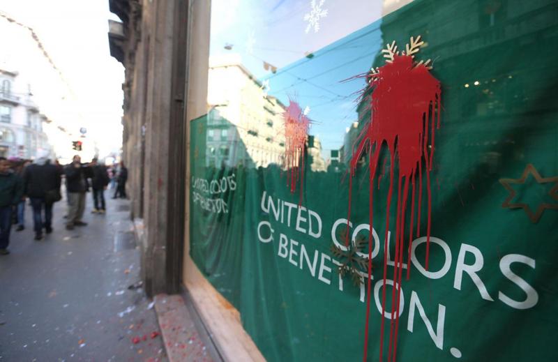 Milano, la manifestazione degli studenti Milano, la manifestazione degli studenti