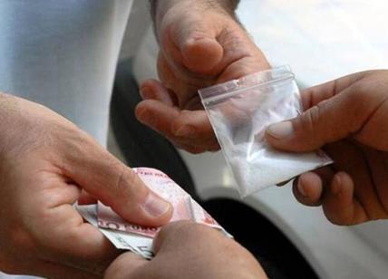 Cocaina in offerta, sms per promuovere lo spaccio firmati “Amici di Finocchio”
