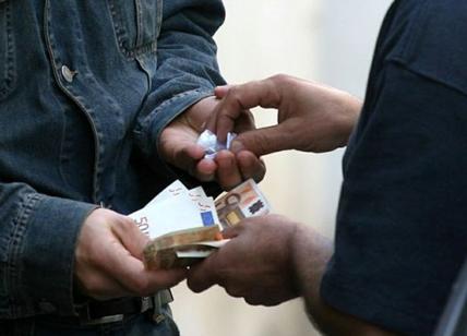 Milano: droga nelle zone della movida, 8 arresti