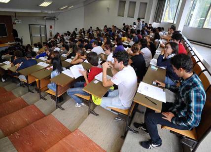 Istruzione, Italia penultima nell'Ue per laureati. "Colpa della politica"