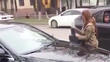 Troppe scene di nudo e l'attrice si vendica