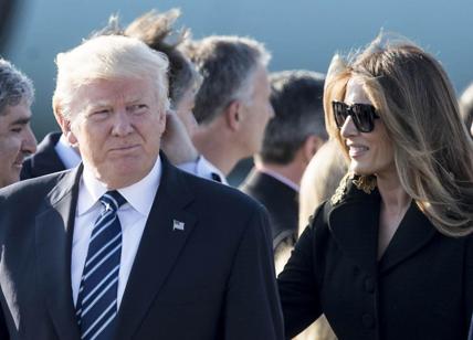 Trump in Vaticano. La storica stretta di mano con Papa Francesco