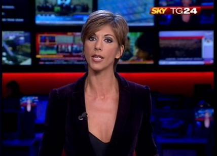Sky, giornalista ride alla notizia del divorzio tra Johansson e Dauriac. VIDEO