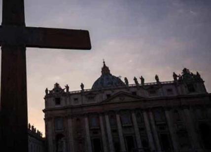 Luci rosse in Vaticano: il dossier secretato diventa “La Tentazione”