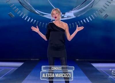 alessia marcuzzi isola dei famosi 2018 alessia marcuzzi isola dei famosi 2018