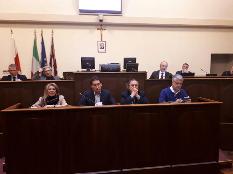 Un momento della presentazione della convenzione siglata da Open Fiber con la città di Alessandria, dove una nuova rete a banda ultra larga assicurerà il massimo delle performance nella navigazione web. Un momento della presentazione della convenzione siglata da Open Fiber con la città di Alessandria, dove una nuova rete a banda ultra larga assicurerà il massimo delle performance nella navigazione web.