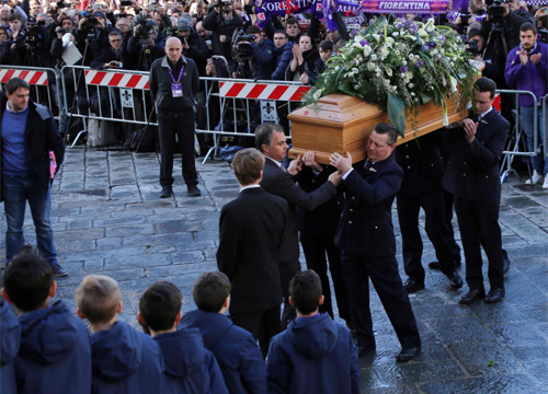 Funerali di Davide Astori a Firenze (foto Lapresse) Funerali di Davide Astori a Firenze (foto Lapresse)