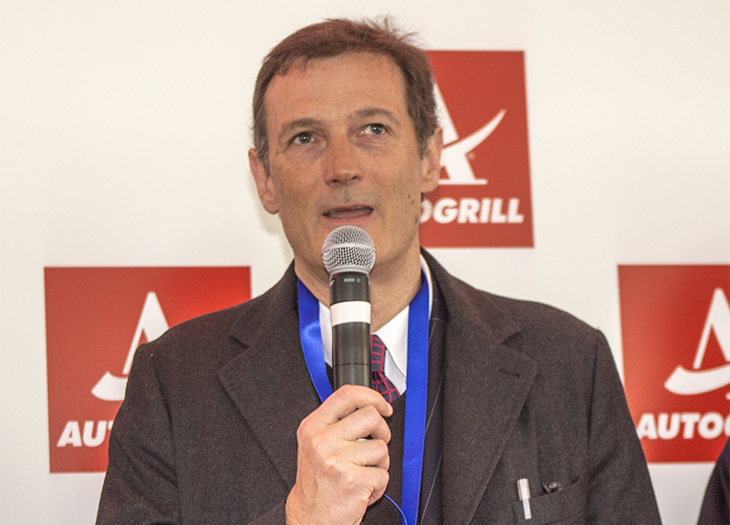 Gianmario Tondato, Amministratore Delegato di Autogrill, tiene il suo discorso all'inaugurazione dell'area di servizio Adda Sud sulla BreBeMi, dove Autogrill ha aperto un Acafé.