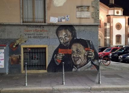 Sfregio sul murale dedicato a Falcone e Borsellino: spunta una pistola