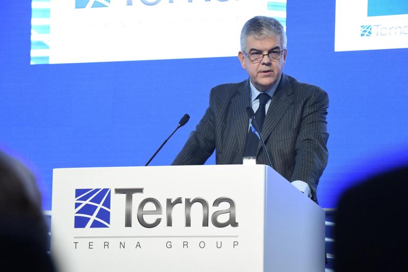 Luigi Ferraris, ad di Terna: Il Piano Strategico 2018-2022 di Terna prevede 5,3 miliardi di investimenti in Italia. Luigi Ferraris, ad di Terna: Il Piano Strategico 2018-2022 di Terna prevede 5,3 miliardi di investimenti in Italia.
