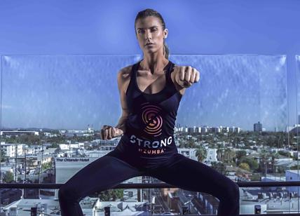 Elisabetta Canalis sexy, si allena con STRONG by Zumba. FOTO