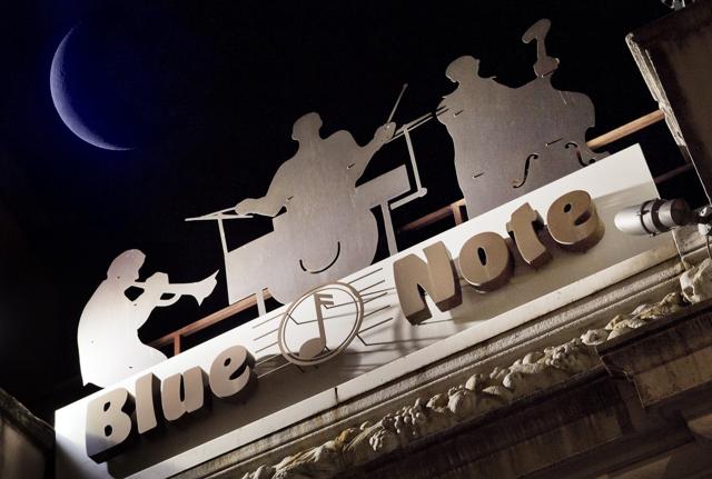 Lo storico jazz club Blue Note Milano festeggia a marzo il suo 15° anniversario: previste quattro serate inedite con ospiti internazionali sabato 3, 10,17 e 24 Marzo. Lo storico jazz club Blue Note Milano festeggia a marzo il suo 15° anniversario: previste quattro serate inedite con ospiti internazionali sabato 3, 10,17 e 24 Marzo.