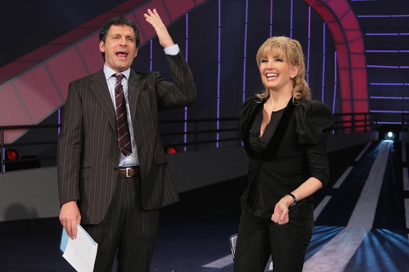 Milly Carlucci e Fabrizio Frizzi (foto Lapresse) Milly Carlucci e Fabrizio Frizzi (foto Lapresse)