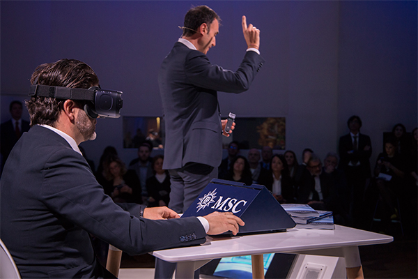 MSC Crociere: Andrea Guanci, direttore Marketing, mostra il funzionamento del configuratore immersivo. MSC Crociere: Andrea Guanci, direttore Marketing, mostra il funzionamento del configuratore immersivo.