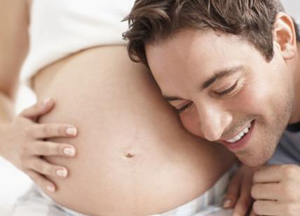 Fertilità: quasi 1 donna su 2 non sa a che età inizia a declinare