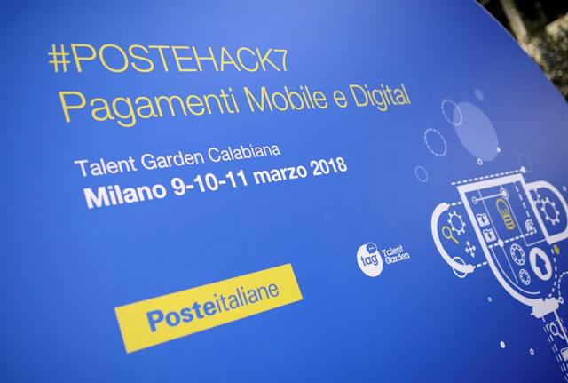 Poste Italiane dà il via alla maratona tecnologica sul futuro dei pagamenti mobili tra i giovani campioni del digitale al Talent Garden Calabiana di Milano. Poste Italiane dà il via alla maratona tecnologica sul futuro dei pagamenti mobili tra i giovani campioni del digitale al Talent Garden Calabiana di Milano.
