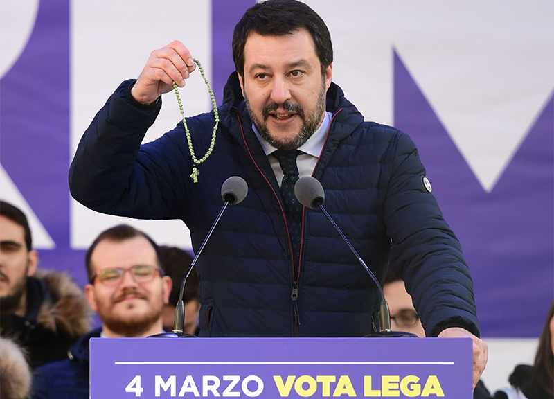 Salvini rosario ape