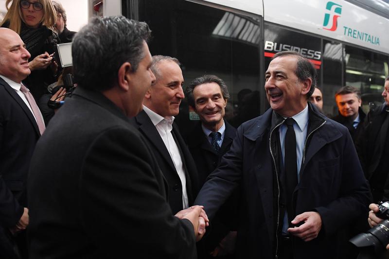 Beppe Sala, sindaco di Milano, e Giovanni Toti, Presidente della Regione LIguria, alla Stazione Centrale di Milano all'arrivo del primo Frecciarossa Genova - Milano - Venezia. Beppe Sala, sindaco di Milano, e Giovanni Toti, Presidente della Regione LIguria, alla Stazione Centrale di Milano all'arrivo del primo Frecciarossa Genova - Milano - Venezia.