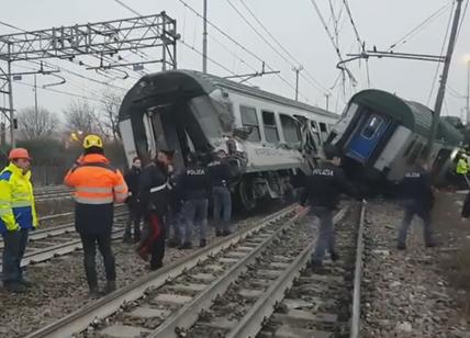 Treno deragliato, un testimone: "Soccorsi arrivati dopo oltre mezz'ora"