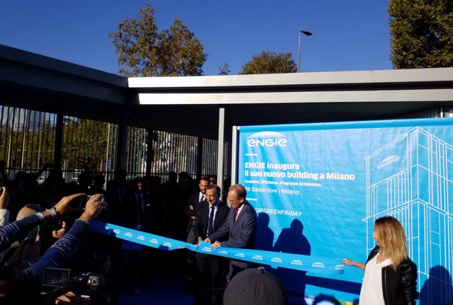 ENGIE inaugura il nuovo headquarter italiano: l'AD di Engie Italia Olivier Jaquier e il Sindaco di Milano Beppe Sala al taglio del nastro. ENGIE inaugura il nuovo headquarter italiano: l'AD di Engie Italia Olivier Jaquier e il Sindaco di Milano Beppe Sala al taglio del nastro.
