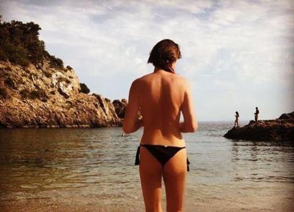 Alba Parietti topless. Elisabetta Canalis seno nuovo? GALLERY VIP E GOSSIP NEWS