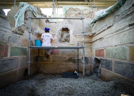 Pompei, nuove scoperte nella casa di Giove: antiche decorazioni in I stile