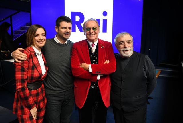 ANDREA DELOGU, RENZO ARBORE, NINO FRASSICA E ANDREA FABIANO (foto Lapresse) ANDREA DELOGU, RENZO ARBORE, NINO FRASSICA E ANDREA FABIANO (foto Lapresse)