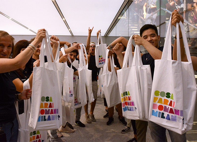 Apple Store a Milano in Piazza Liberty apertura inaugurazione al pubblico ape 5