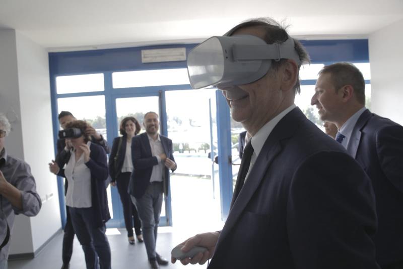 Beppe Sala In Sala Azzurra con Oculus go Beppe Sala In Sala Azzurra con Oculus go